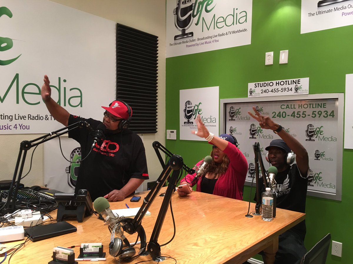 HBCongaHour's tweet image. Hey, we the Heartbeat Conga Hour. Join us live Tuesdays 8pm-10pm at ELifeMedia.net