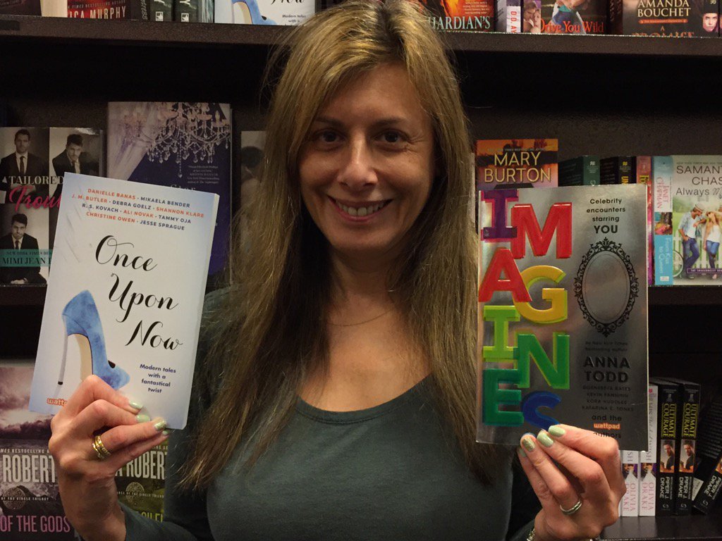 debragoelz's tweet photo. In the bookstore today! #onceuponnow #Wattpadres https://t.co/vwOUWlLPY4