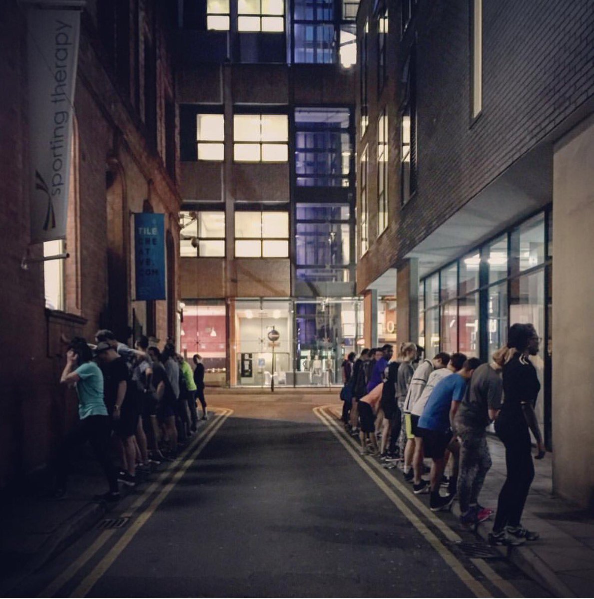 sportingtherapy's tweet photo. #sportingtherapyknowledge '8 Best Running Stretches' by @londonrunningpt featuring @mobilitywod (📷 @StillWatersMCR) https://t.co/dB3fJArnQQ https://t.co/vZl18Vt6Vk