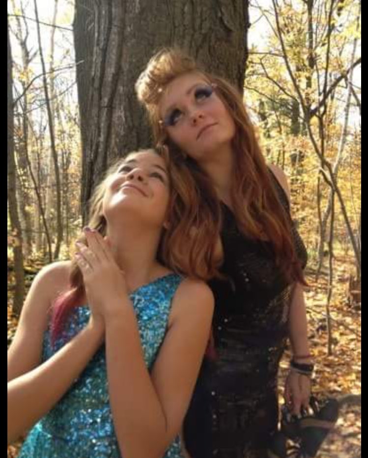 emmalauder_ tweet picture