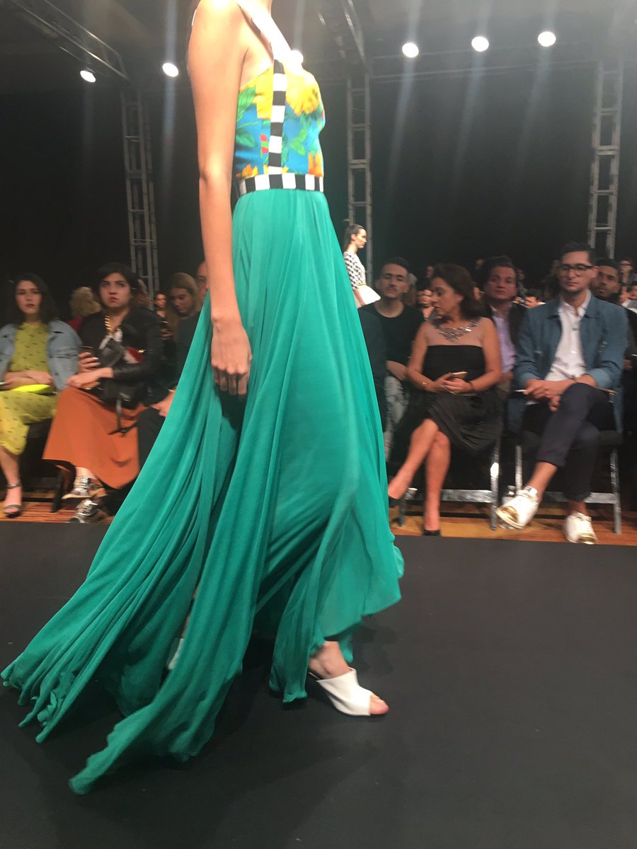 ELLEMexico's tweet photo. Color, color y más color en la colección SS17 de @davidsalomonr. #MBFWMx #ellecobertura #ellefwmx https://t.co/DMqX1twsfv