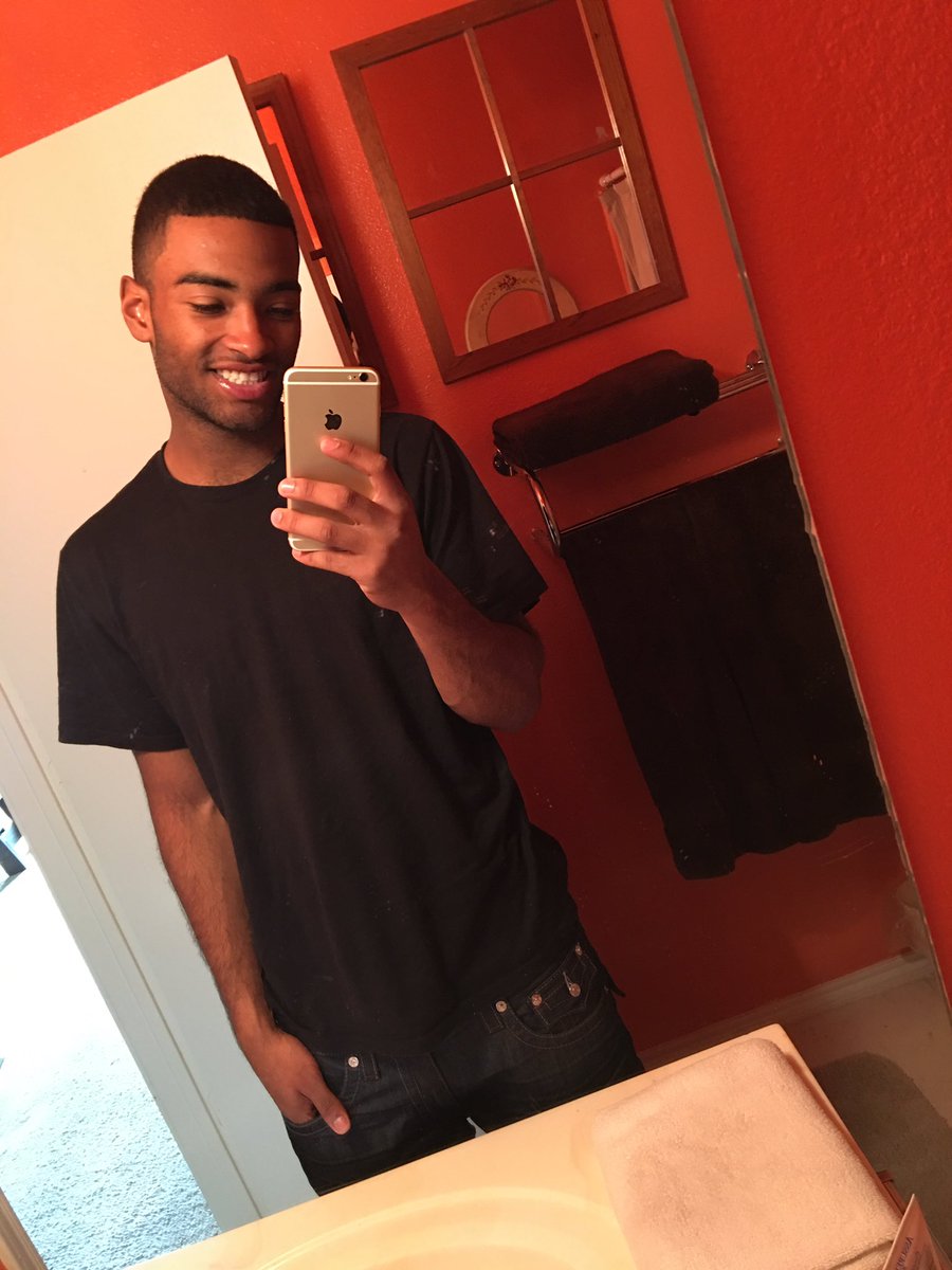 NicholsYurel's tweet photo. I don't smile often but.... https://t.co/hDeyWAjU1i