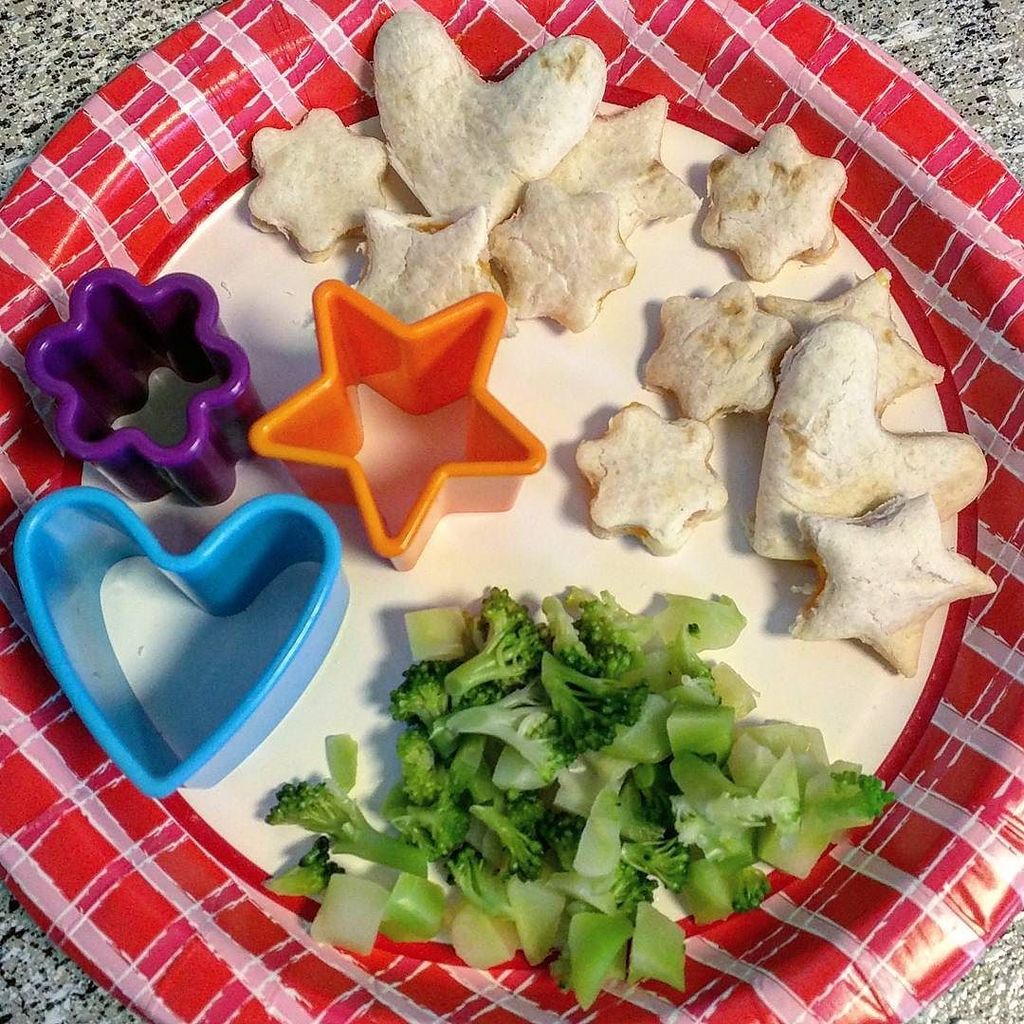 ImDPhillips's tweet photo. Thrilled #baby! Tried our new #cookiecutter #heart #star #flowers on #turkey #cheese #ques… https://t.co/bqQgBok3zm https://t.co/rlq4PEtd1R