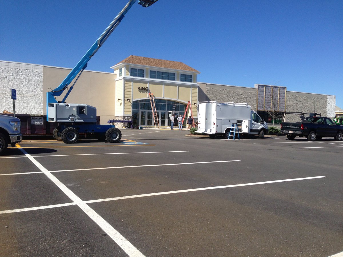 zebravisuals's tweet photo. New Entrance Sign going up at @Kingston Collection.
https://t.co/PoZKqaWDN8
https://t.co/27eEhzT5Mp https://t.co/gW5BVs9eLd