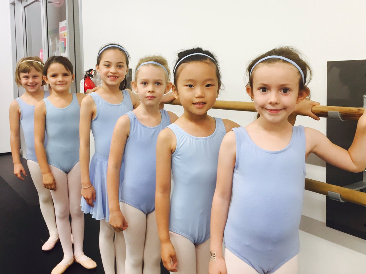 performart's tweet photo. W E ❤️ our #dance community. So proud to see so many talented up and coming ballerinas @performart Keep us the good work ladies :) #NorthVan https://t.co/hX9D3nGlya