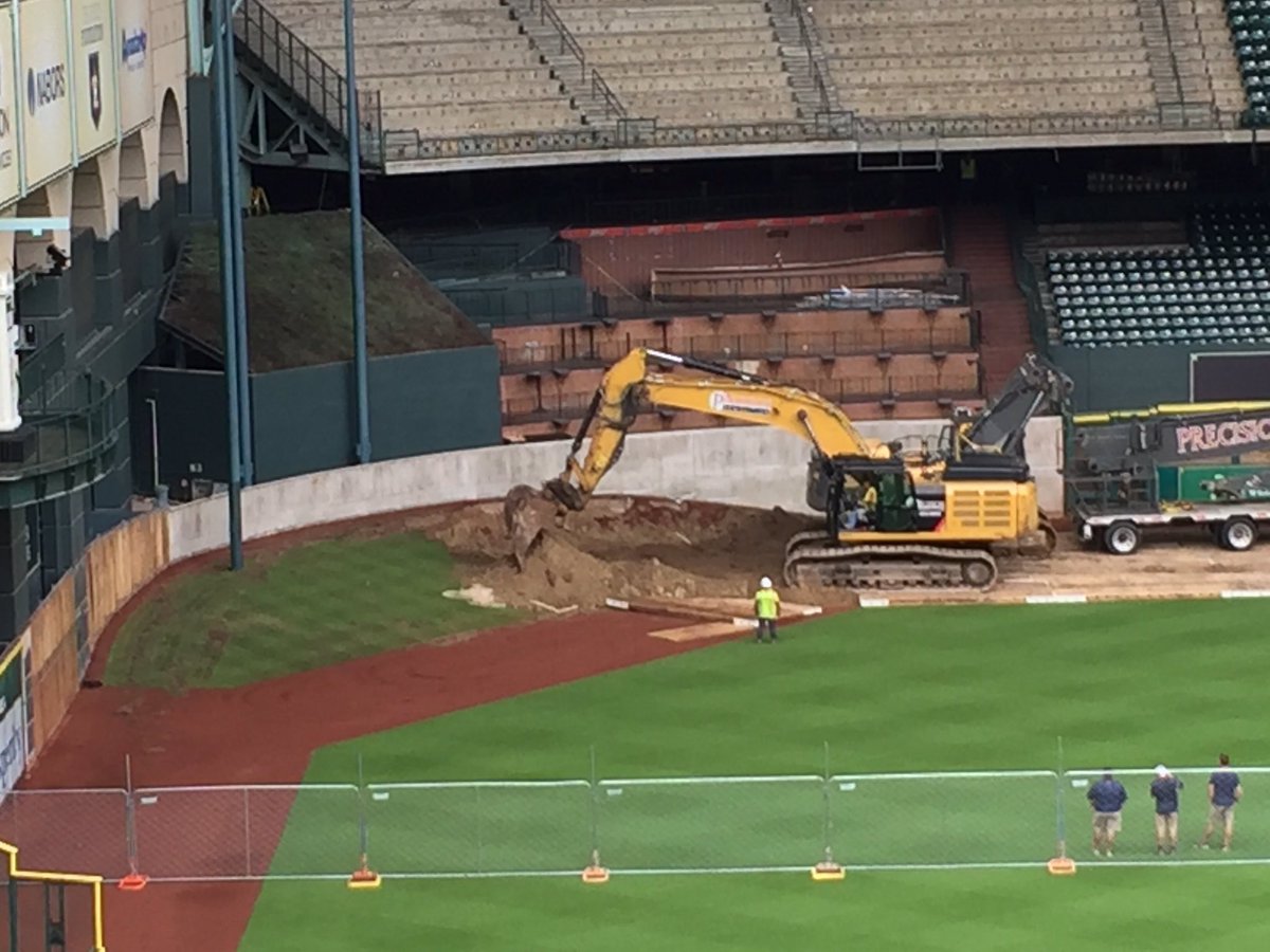 MLB Cathedrals on X: ICYMI, demolition of Tal's Hill at Minute Maid Park  (image via @AstrosTalk).  / X