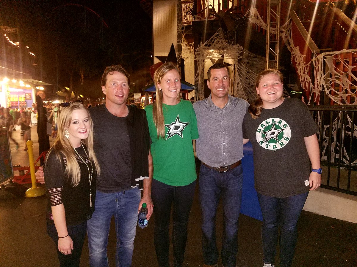 DallasStars's tweet photo. The boys were out at Six Flags tonight for the annual #Stars season ticket holder event! https://t.co/qifugV7gZy