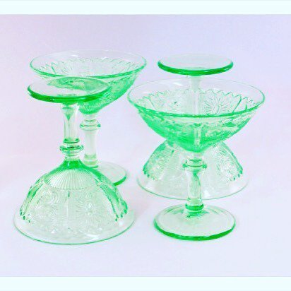 EtagereAntiques's tweet photo. #PrincessFeather Green #Champagne #Westmoreland #DepressionGlass #vintage #gotvintage … https://t.co/vgJnSMTYCI https://t.co/zmknxDMovi