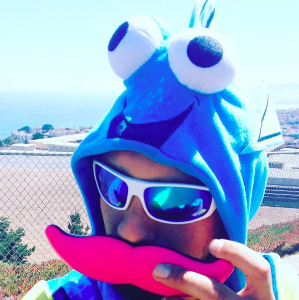 lyft's tweet image. This @Lyft_SF driver dresses up for every ride, saying it brightens people's day &amp;amp; helps them out of their shells. lft.to/2du0SIR