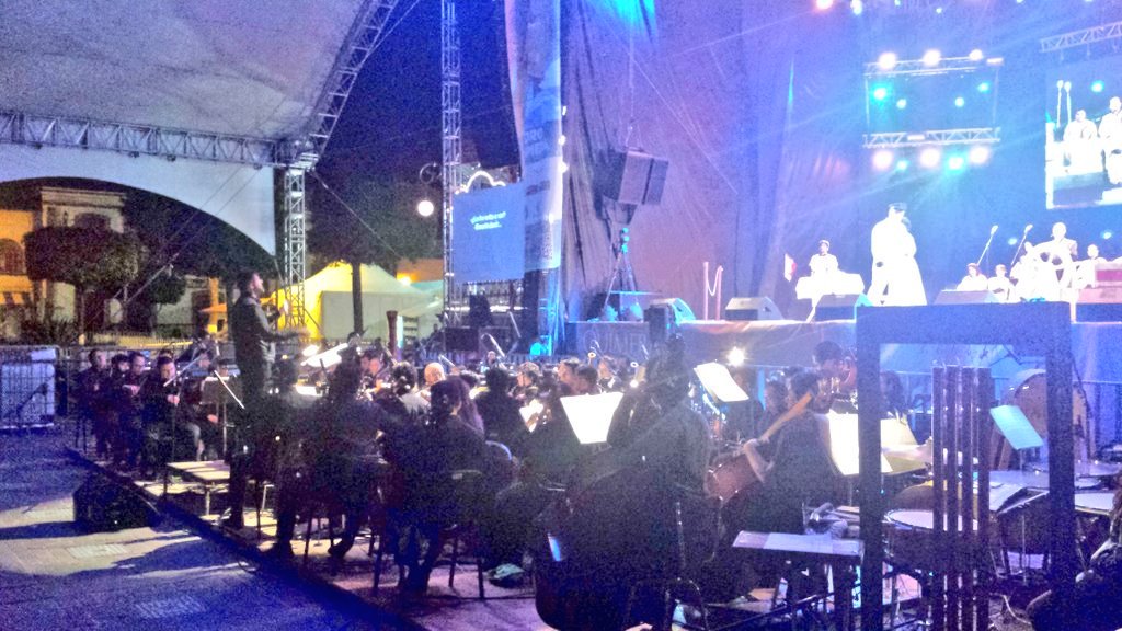 FelipeGlzSolano's tweet photo. Interpreta @osmexiquense y @coroOSEM Ópera Mexicana de Daniel Catán dirigida por @maciasrodrigo_ en #Quimera2016 @eruviel_avila https://t.co/VMpwq7CiO8
