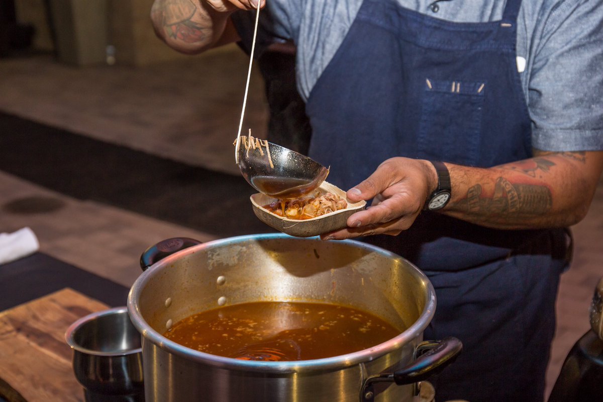 tasteofmex's tweet photo. 🙌🏾 @Sysco always providing the freshest ingredients! We're only 4 days away from #TOM2016! Did you get your tix yet? #SyscoLA https://t.co/PWZew1c4ZK