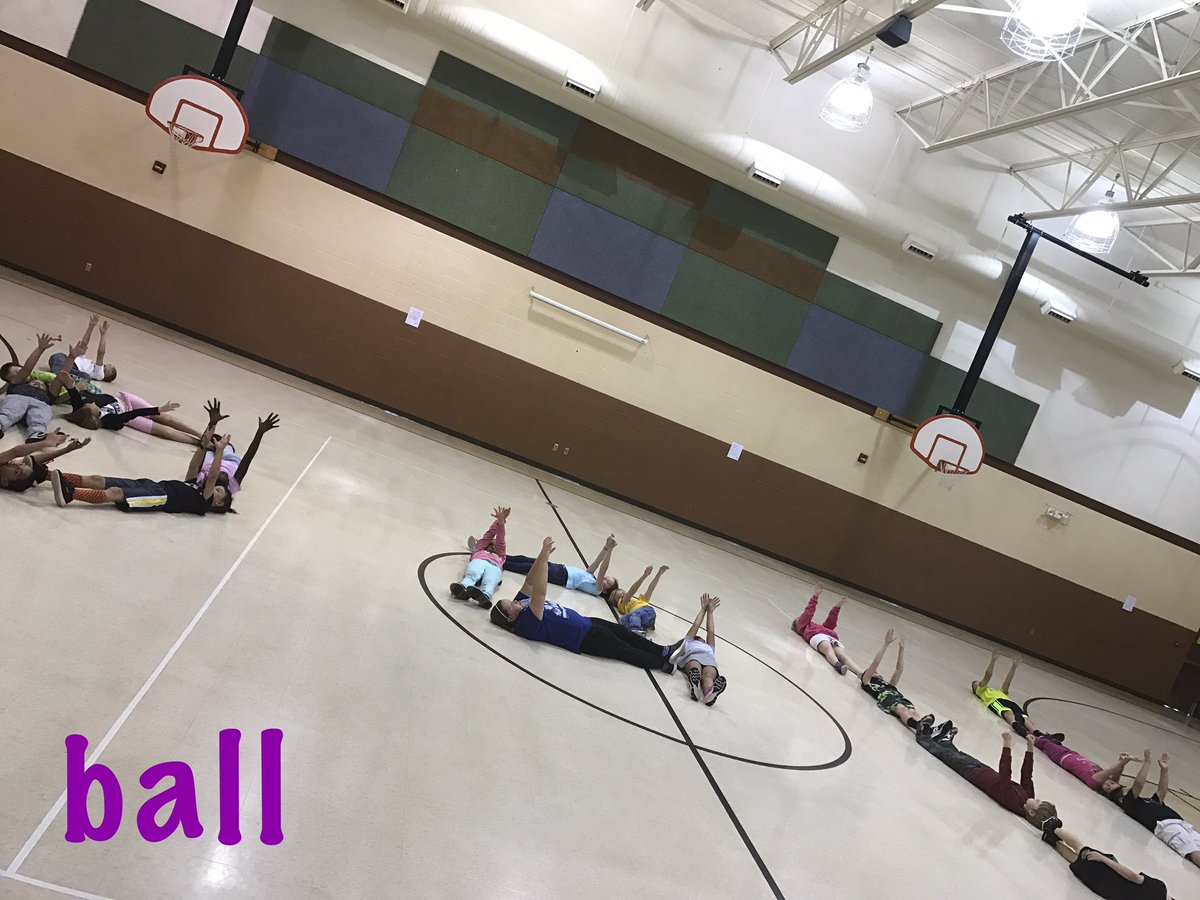 kentuckytrailPE's tweet photo. Miss. Harmon's 4th Gr. Class worked great together during "Word Scramble" #Proud2bPirates #KTPE https://t.co/oYuaFWY1S2