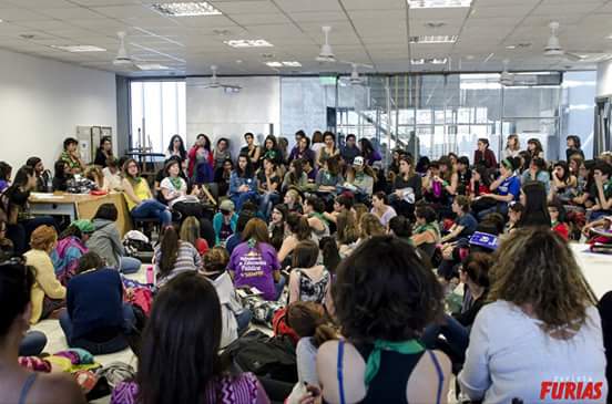 mariaaagm's tweet photo. Este es el Taller 5 de #MujerYTrabajoSexual Multitudinario, no? #ENM31 ¡Gracias @RevistaFurias por las fotos! ❤ https://t.co/22or7oe6iu