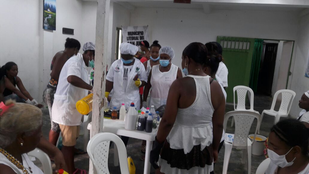 El <a href="/Sena/">João Sena Ribeiro</a> Regional de Chocó, le otorgó a estas mujeres la certificación del curso de Implementos de Aseo. #SueñaYLoLograrás