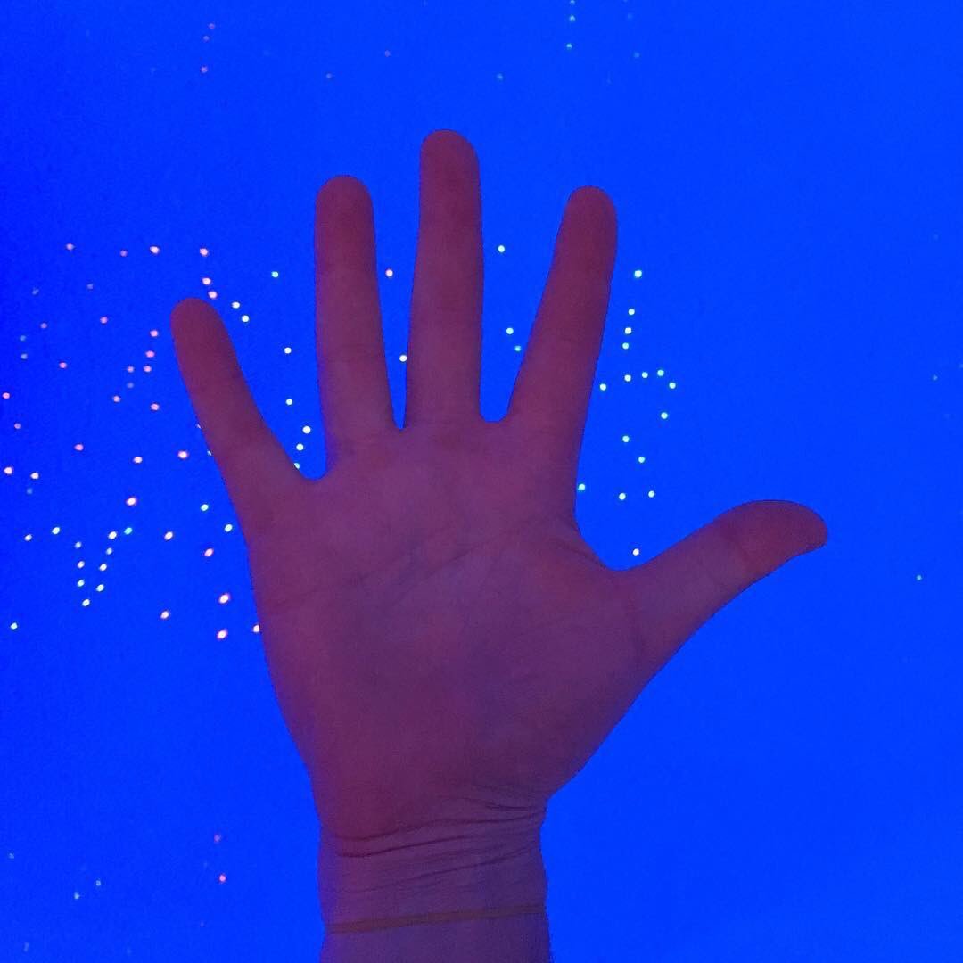 WhatImHolding's tweet photo. Spent 90 minutes in an isolation float suite at @liftfloats with @gabe_kennedy after a whirlwind of work today https://t.co/n6766U3rVF