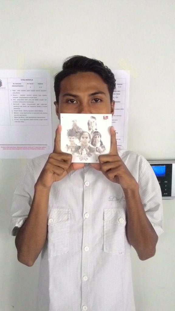 KunFahleviResa's tweet photo. sebelum berkerja wajib D.O.A dulu supaya diberi kelancaran oleh Allah dan rejeki yg halal Amin @slankdotcom https://t.co/6pMo3hylzK