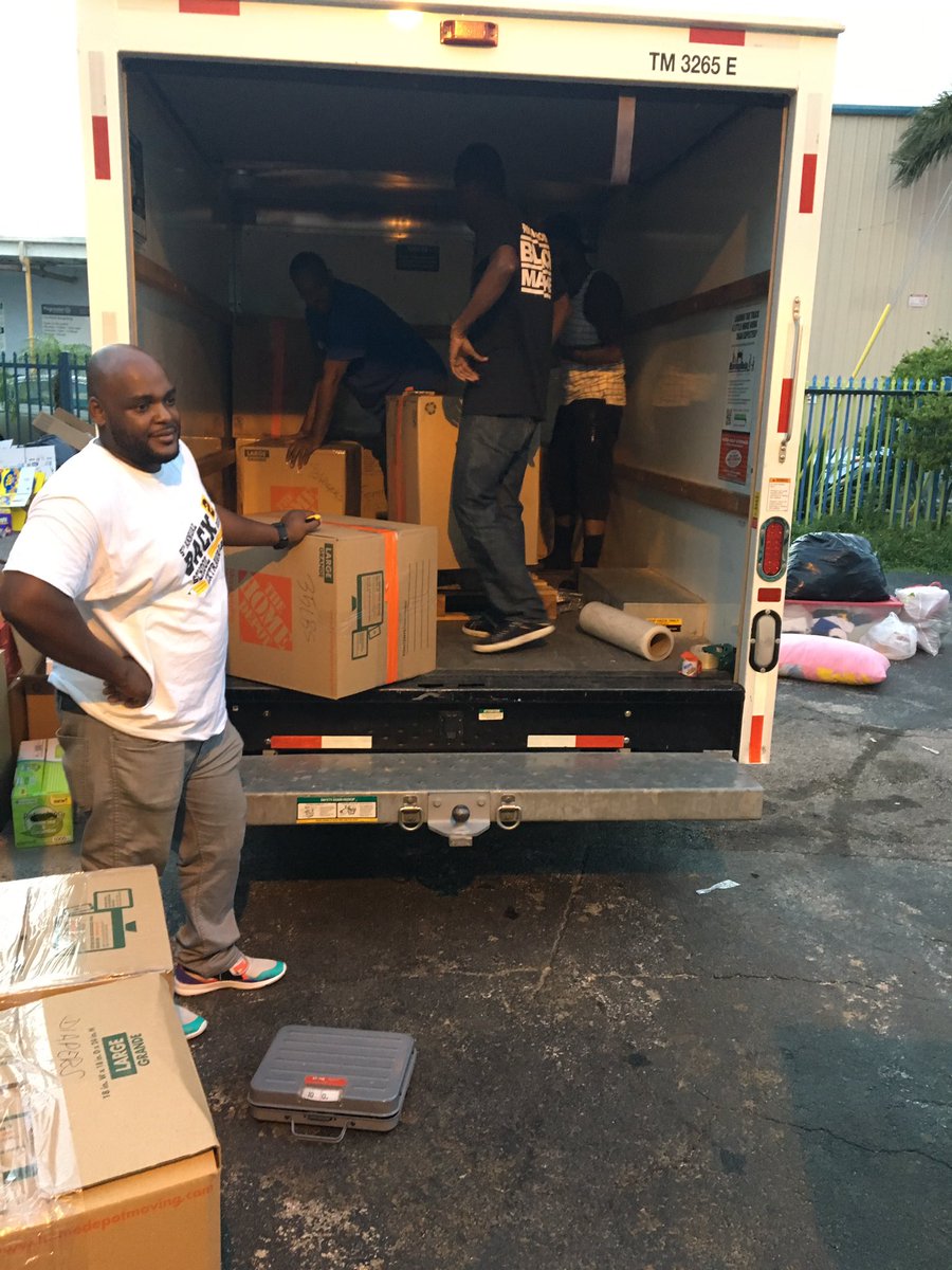 LEXPIERRELOUIS's tweet photo. Today with the help of some friends, my team  we filled up 1 container with Supplies to send to Haiti! 🏆🙏🏽🇭🇹🔑 https://t.co/BjlMlqBcsq