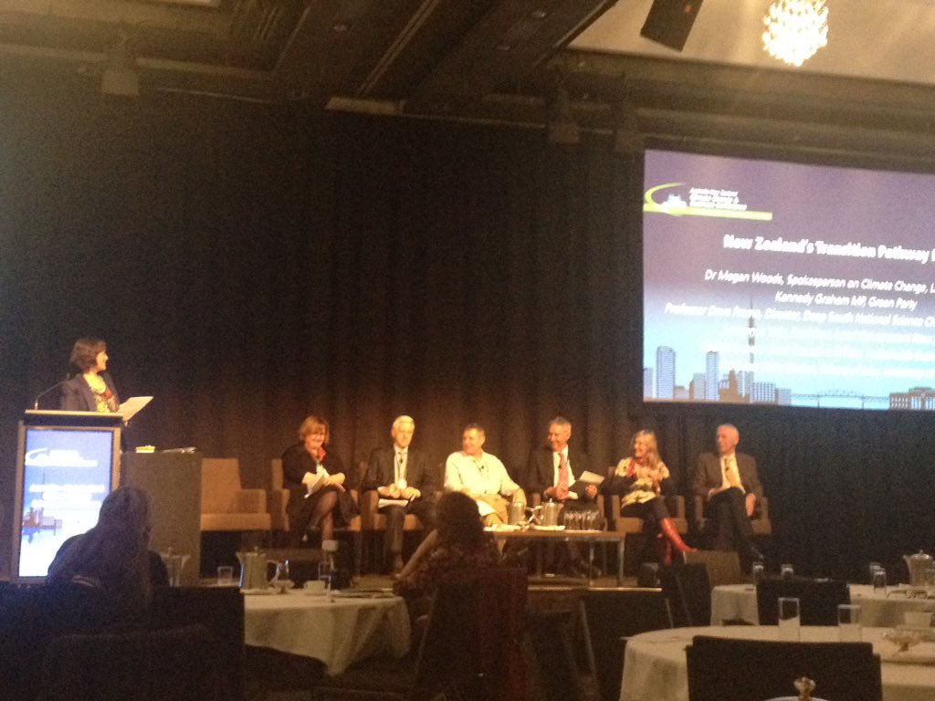 ToituEnvirocare's tweet photo. Wrapping up #ccbc2016 with this stupendous panel @Megan_Woods, @KennedyGraham, Prof Dave Frame, @lgnz, @sustbusiness, and Prof Barry Barton https://t.co/3txKi29s4U