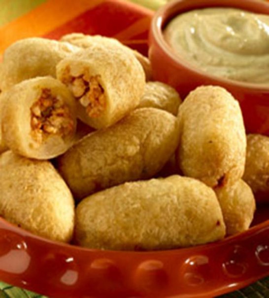 magaly_suarez's tweet photo. #GastronomíaLatina  Pasteles de Yuca. Deliciosos con café o avena para el desayuno típico de #Colombia #claseculturayartelatino https://t.co/jxuJFea73I
