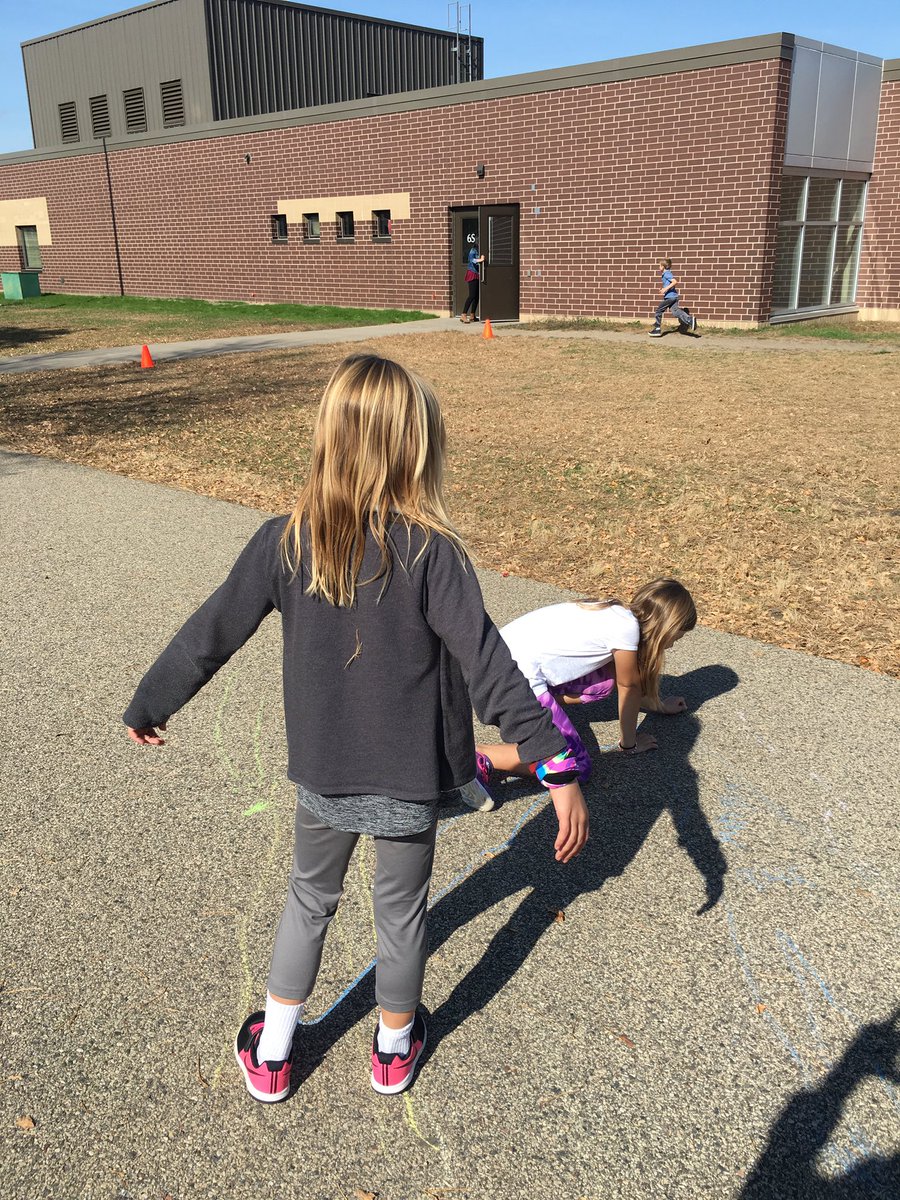 Mrs_Guetzkow's tweet image. Observing shadows at different times of the day! #thirdgradescientists