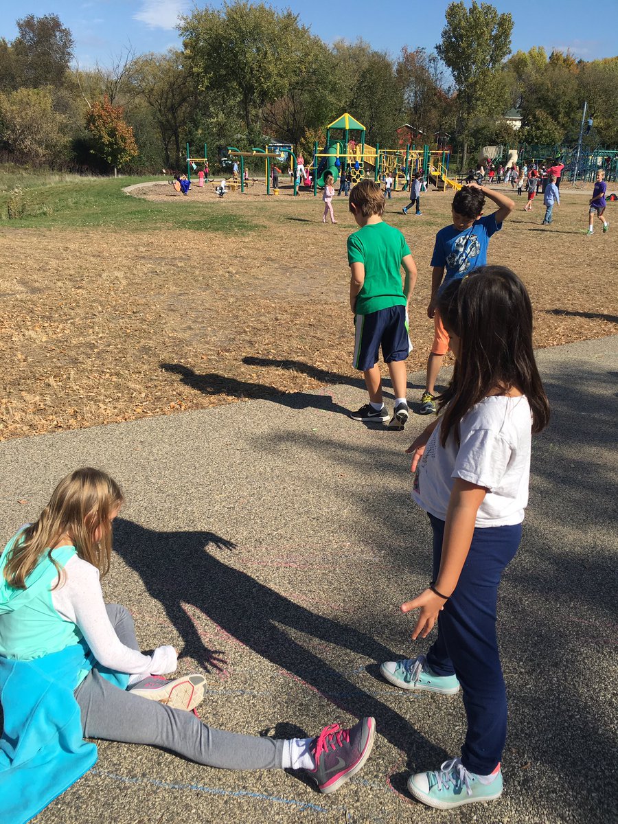 Mrs_Guetzkow's tweet image. Observing shadows at different times of the day! #thirdgradescientists