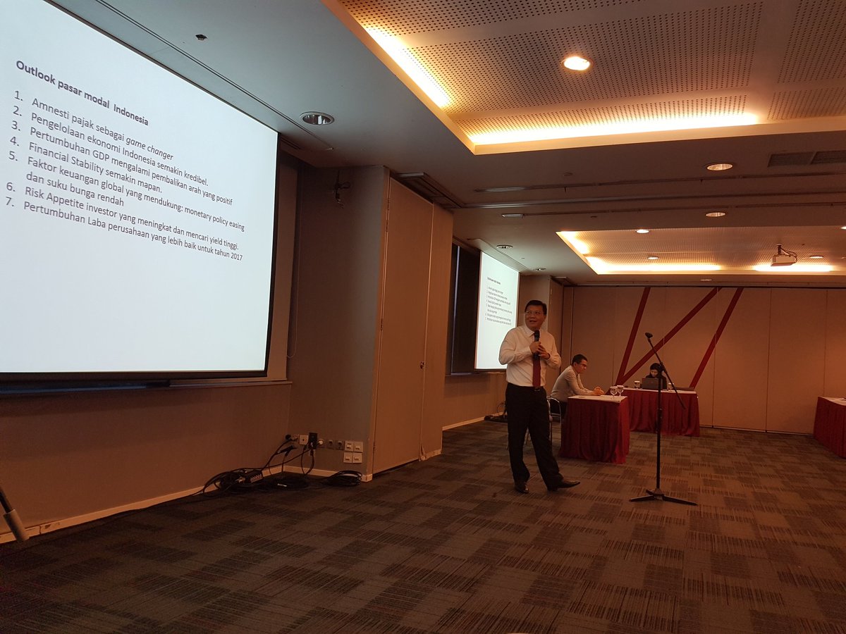 reksadana_panin's tweet photo. Pak Winston Sual selaku Presiden Direktur #paninassetmanagement sdg memberikan Market Update bagi marketing https://t.co/hOLytBIIxe
