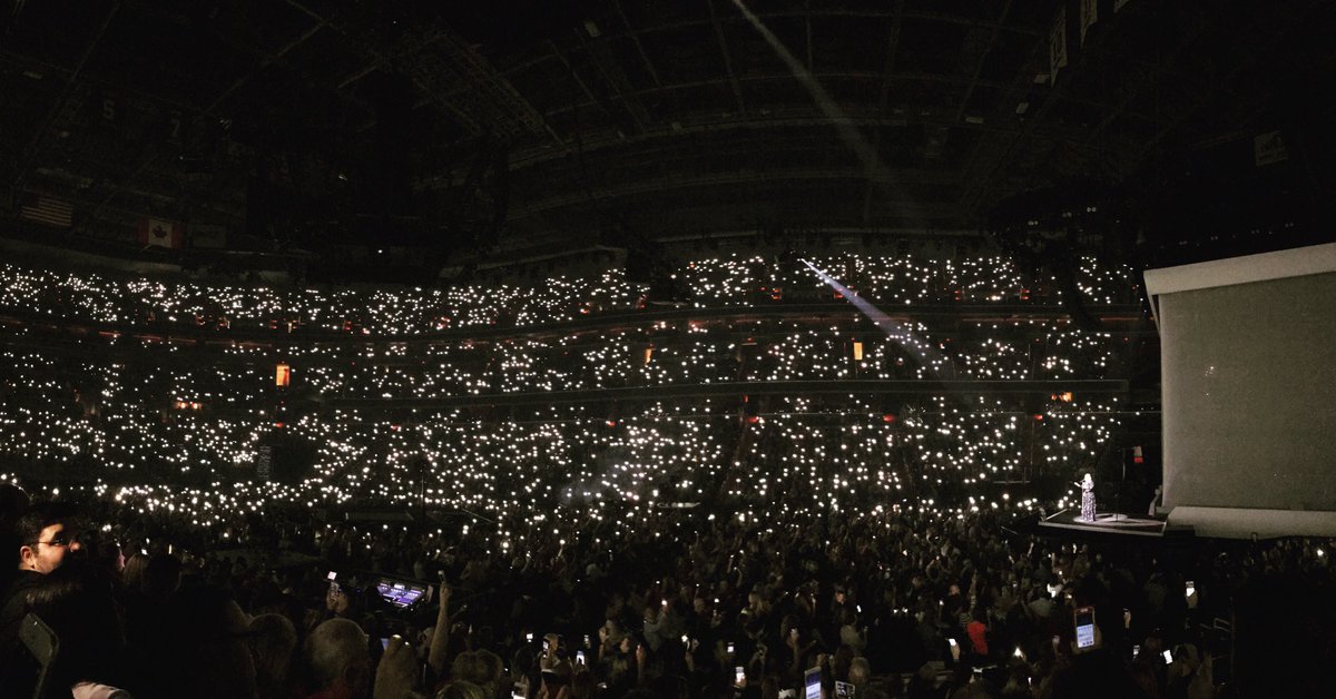 TiffanyVu11's tweet photo. @adele, I may have just started my 25th year on this earth last week, but thank you for the best day of my life so far! β€οΈππ #AdeleinDC https://t.co/I4GiZ2mEGw