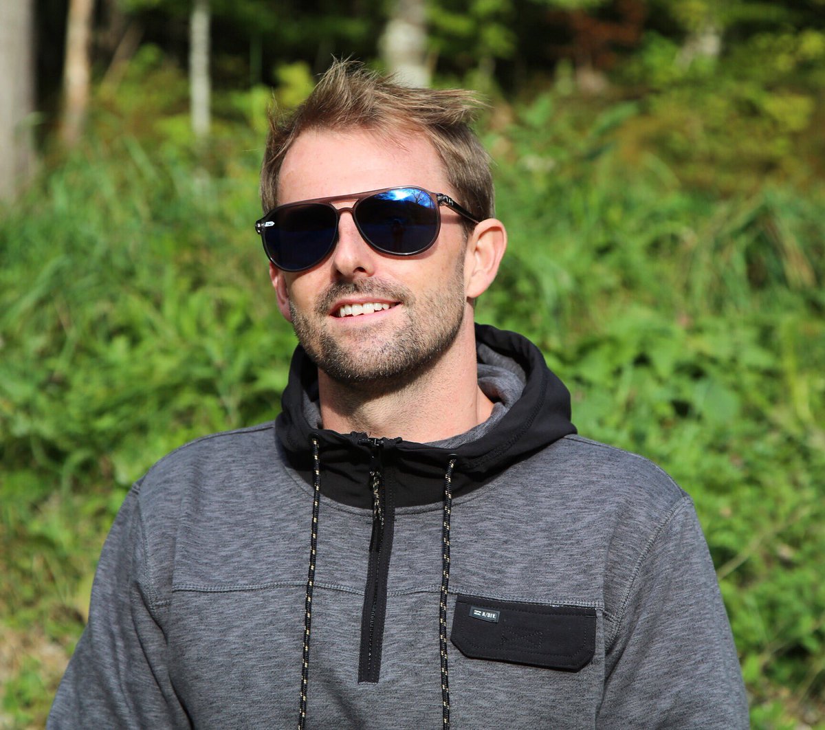 bhinterberger's tweet photo. Gi3 Navigator Frost by  @gloryfy_eyewear and @billabongeurope #adventuredivision water-repellent ☔️️ sweater good companions this fall 🍂🍁🎃 https://t.co/3hjbCI3hFt