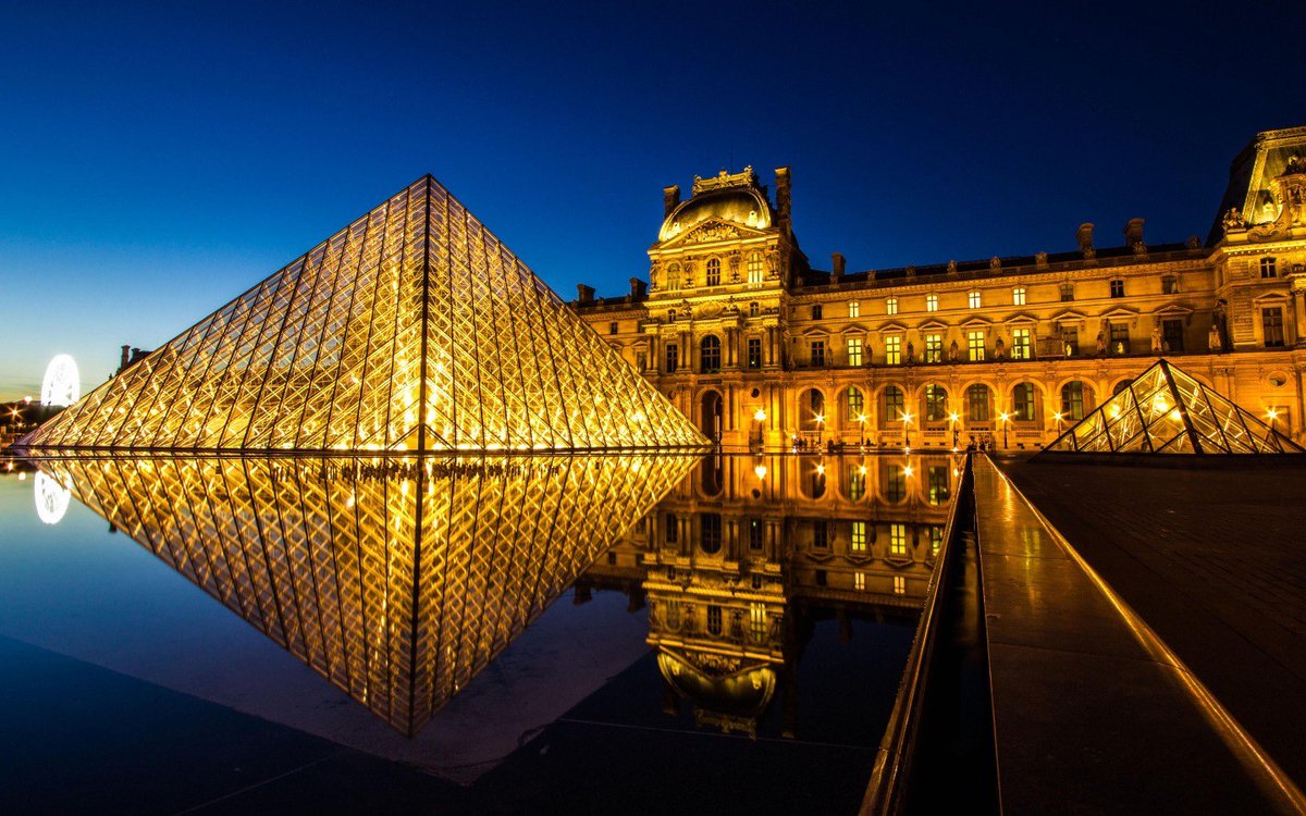 BlueVelvet797's tweet image. #TheLouvre #Paris #France 🌌