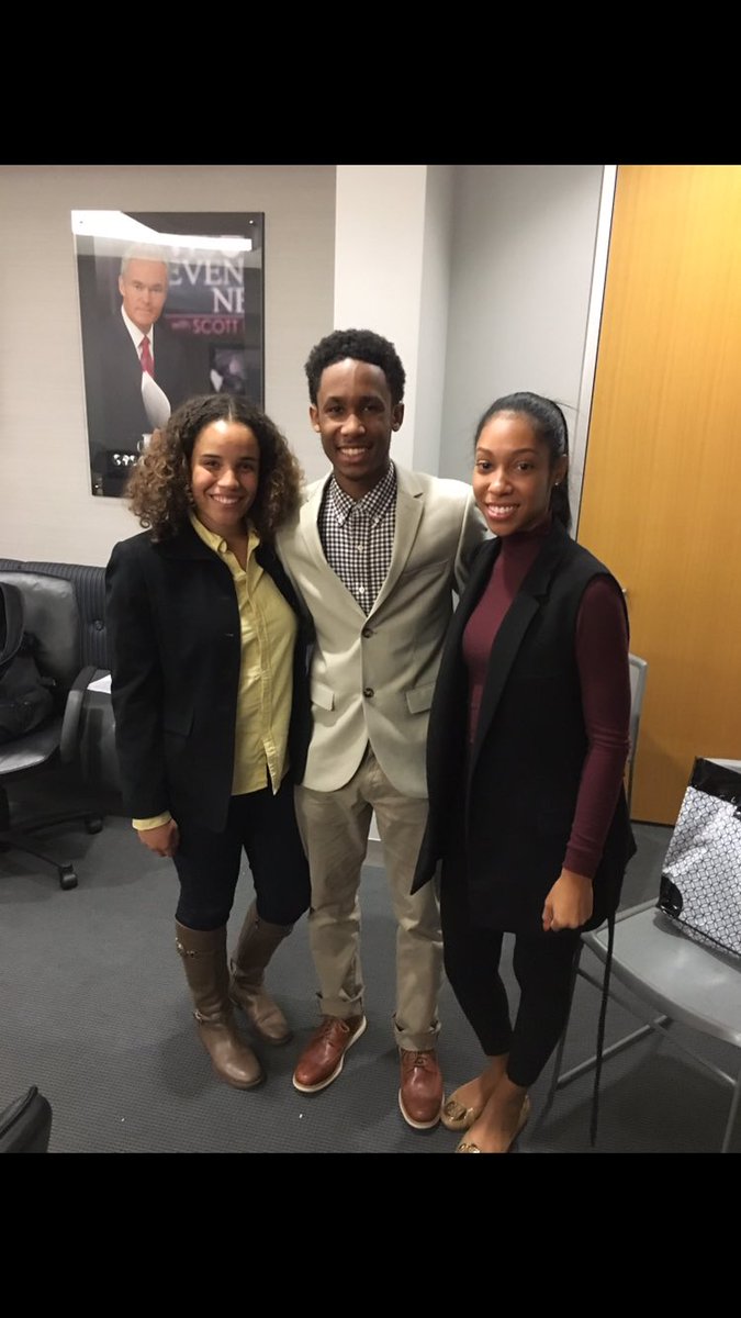 ZuriHoffman's tweet photo. #PABJ meeting tonight! Great guest speaker and networking #tabj @TempleTABJ https://t.co/BSRaQ231vh