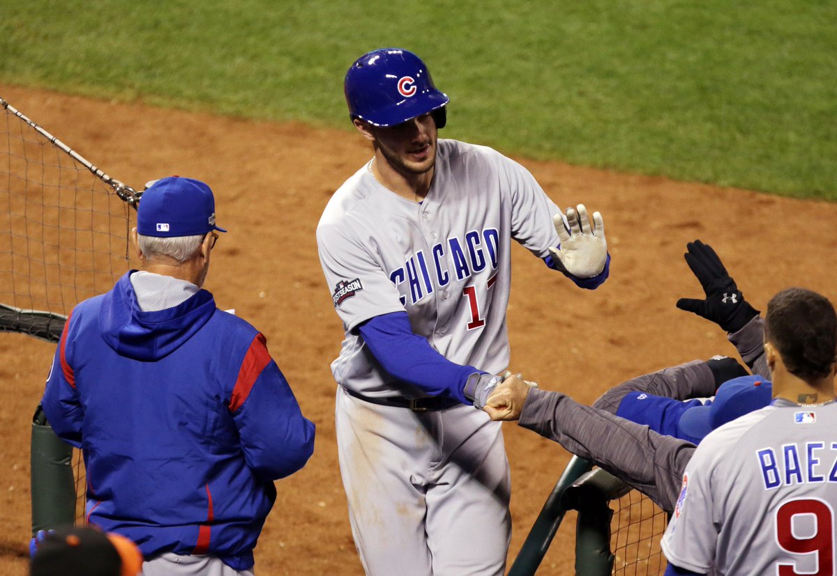 CUBS MOVE ON! #FlyTheW 

Chicago scores 4 runs in the 9th inning to come back and knock out the Giants in the #NLDS
