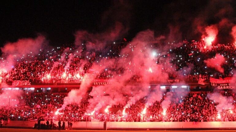 AyeNewellsK's tweet photo. La única fiesta la mete Newells 💜 https://t.co/qpWDSWI9MW