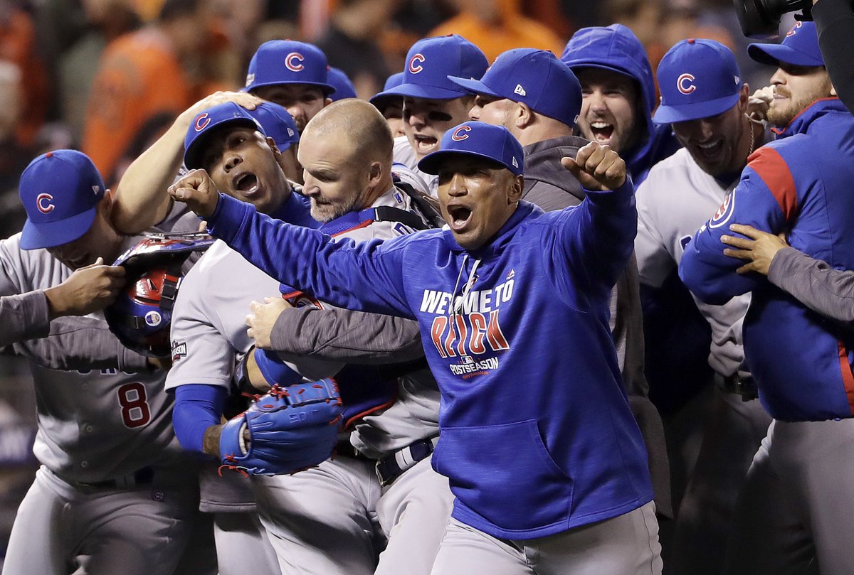 MLBONFOX's tweet photo. ALL THE SMILES. #postseason #FlyTheW https://t.co/nxRuCH3hE2