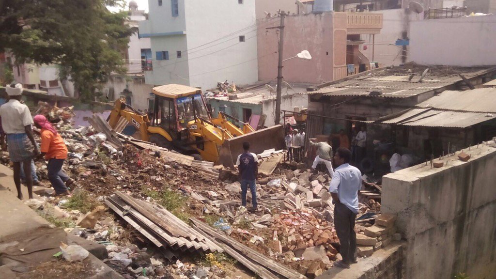 Encroachment removed between Bangalore Kingeri -40 nos