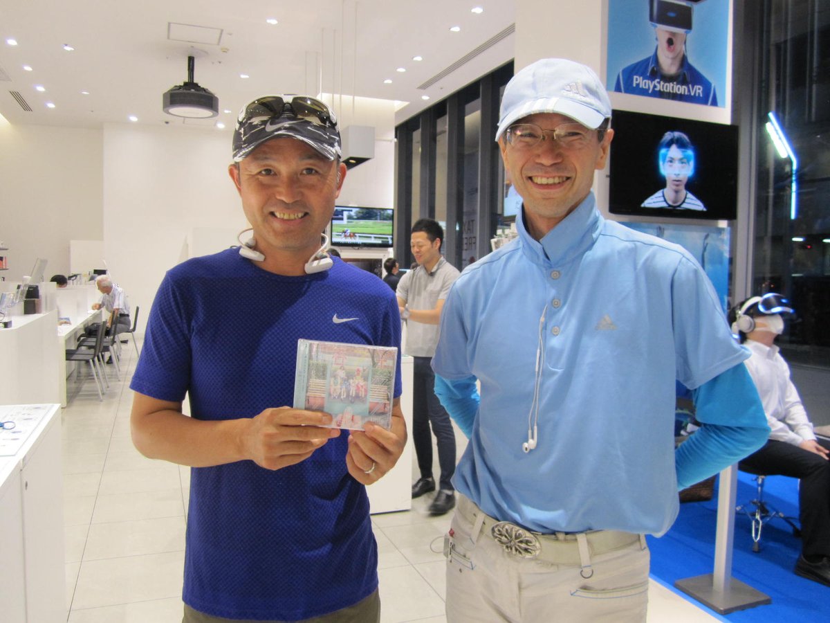 oriondent758's tweet photo. #青春フォトグラフコレクション 長野芸術館ファイナル &amp;マラソン選手／コーチ／解説者 で有名な金哲彦さんに青春フォトグラフを手渡した時の２ショット2016年9月9日 #善光寺  @SonyStoreNagoya  #101BPM #ランニングとテンポ #SmartBtrainer https://t.co/7JNVeqsROJ