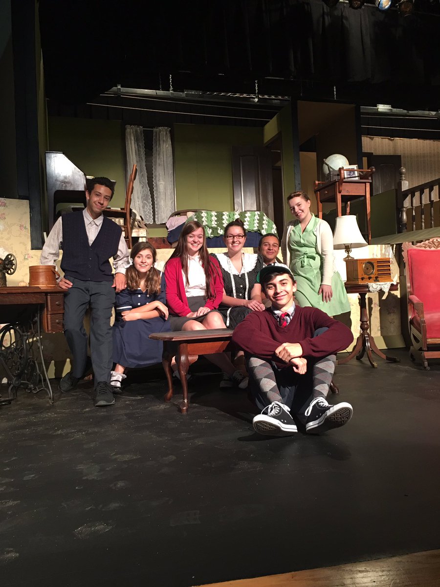 1THEATRE_LHS's tweet photo. BRIGHTON BEACH MEMOIRS! Tickets 757.4244! https://t.co/DvocINCzal