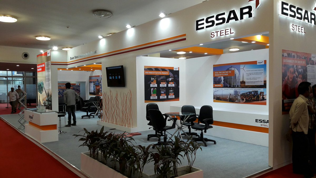 AMNSIndia's tweet photo. Defence Minister @manoharparrikar visits our Essar Steel pavilion at #MET2016 #EssarPride https://t.co/4kIk3tLfH9