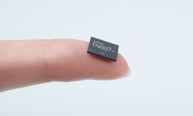 edmunza's tweet image. Samsung ha metido LTE, WiFi, Bluetooth, Radio FM y GPS en este diminuto chip para wearables xataka.com/componentes/sa… #techespañol
