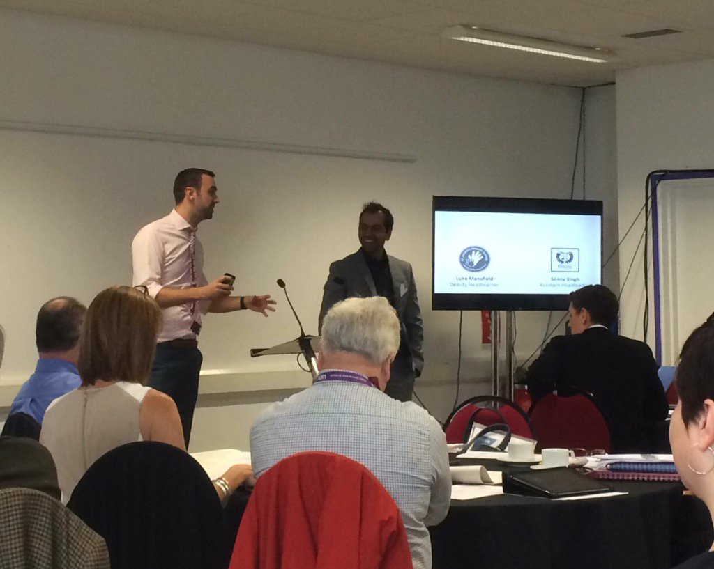 MikeCameronTCS's tweet photo. @MrLMansfield @raulsonnysingh presenting @VenueCymru to ITET conference #newpresentation https://t.co/EnACFyUWFb