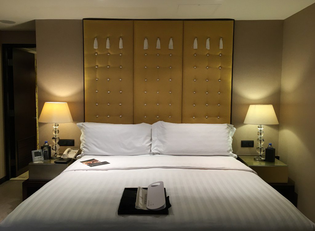 InterContinental Hong Kong – Superior Room eahotr.com/2016/10/12/int…