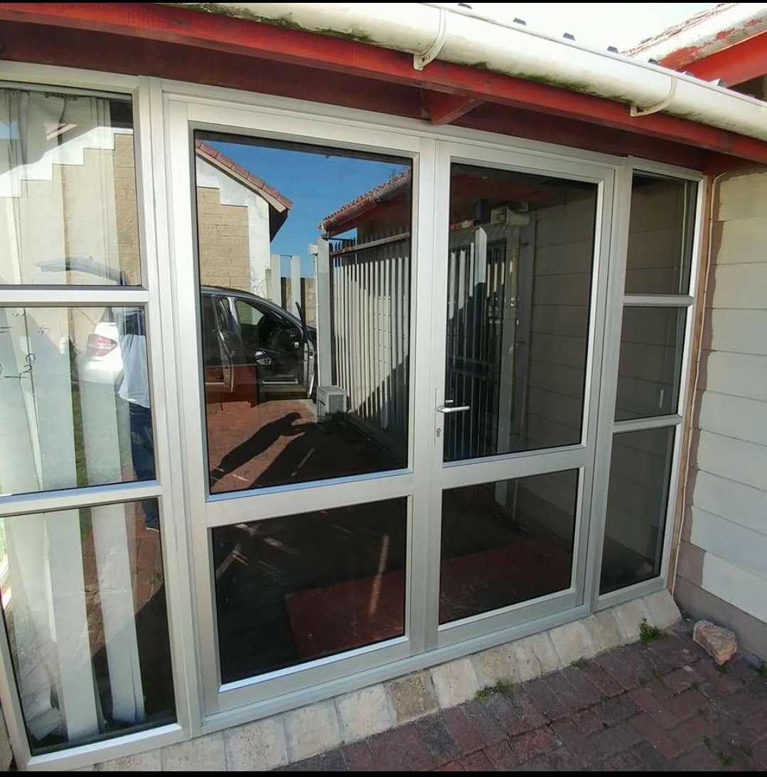 Bellglassalumin's tweet photo. Manufactured , supplied and fitted.  @Bellglassalumin #bellglassaluminium https://t.co/Vppqr5XICy