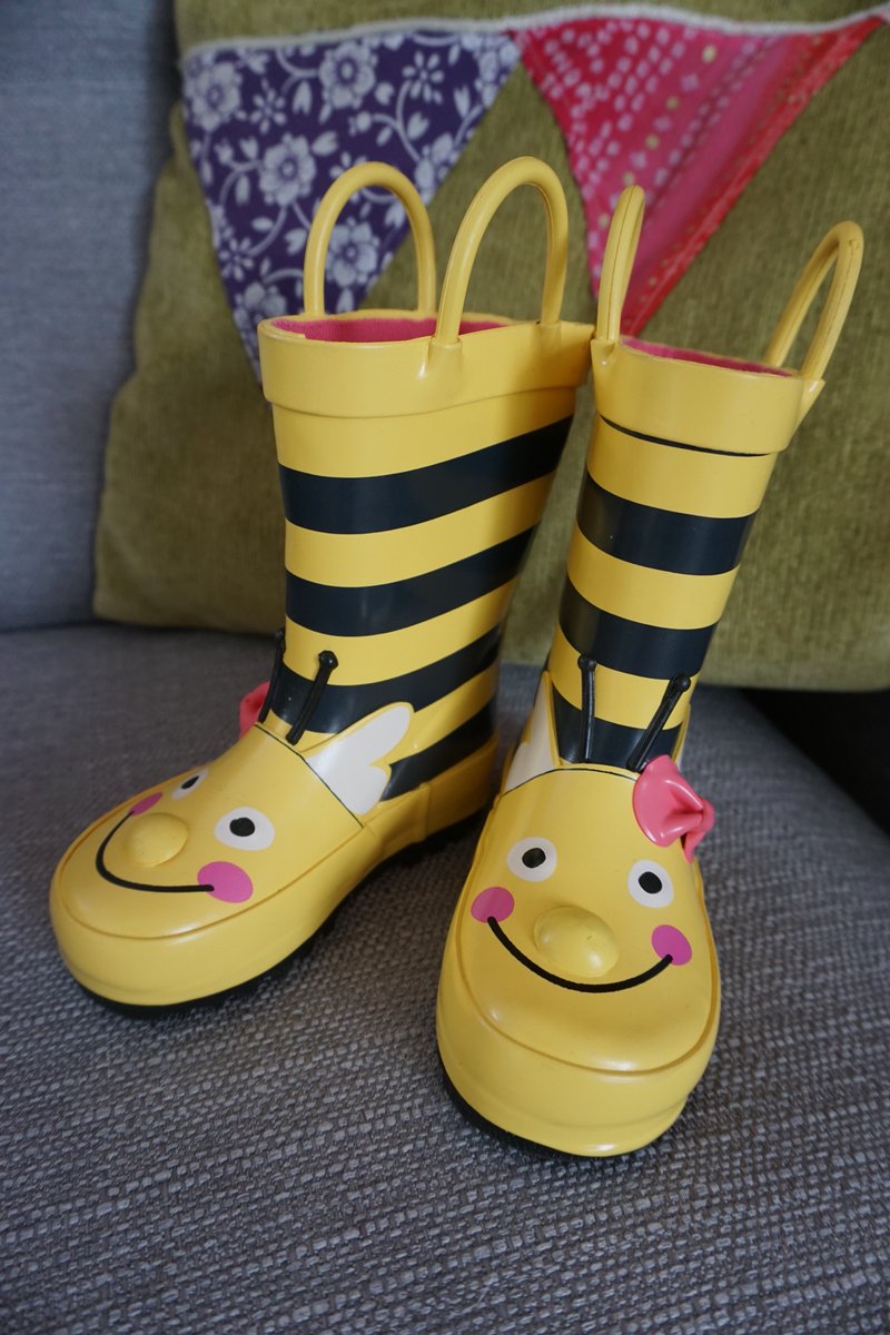 Ruth_Probert's tweet image. Happy Wednesday Friends:
mercymayhemandmonkey.wordpress.com/2016/10/12/a-t…