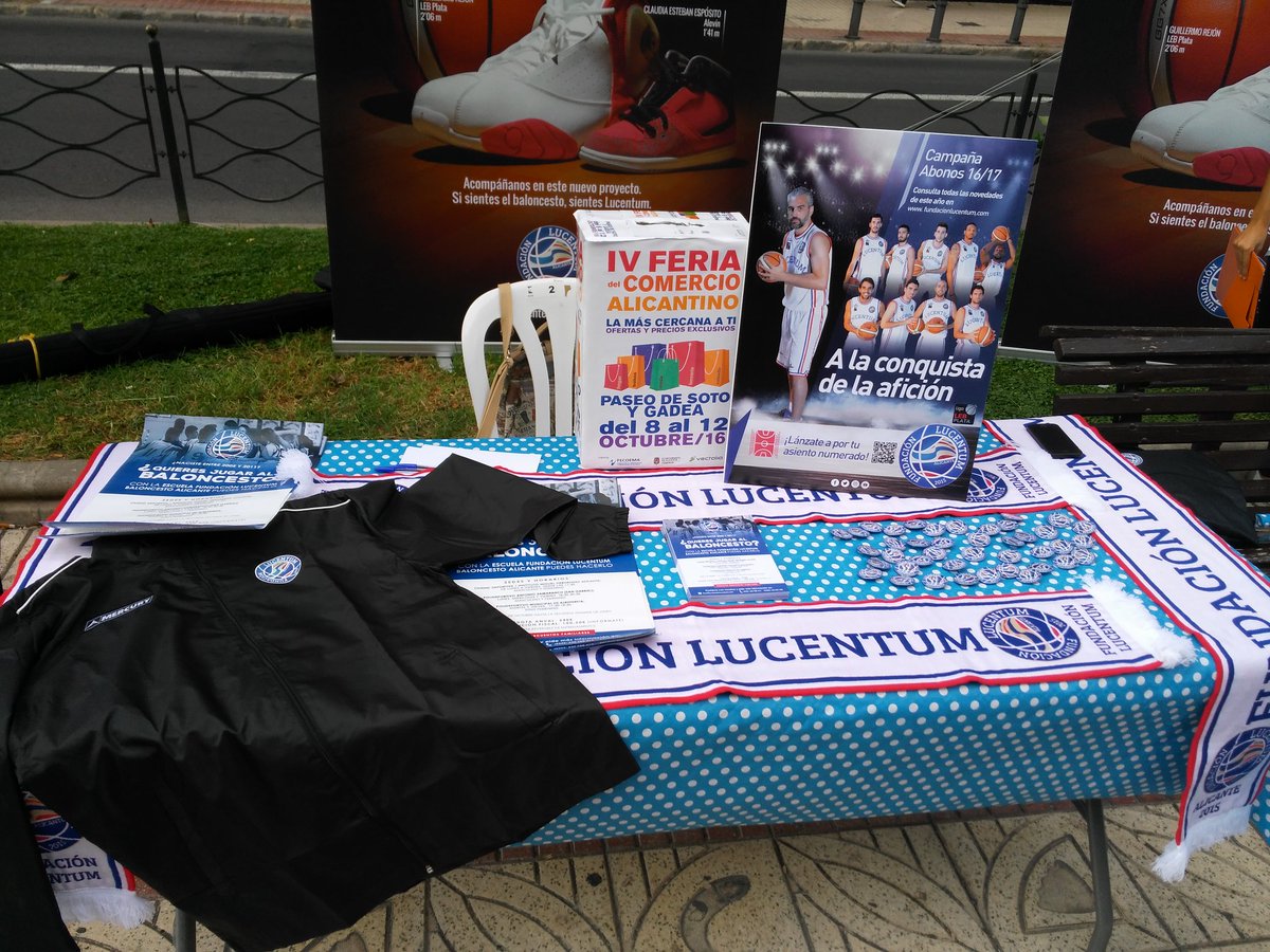 FundLucentum's tweet photo. Chiringuito en av. Federico Soto: Sorteamos y regalamos 2 chubasqueros, 3 bufandas, entradas vs @xuven, pins y más. https://t.co/IjvGTxbr58