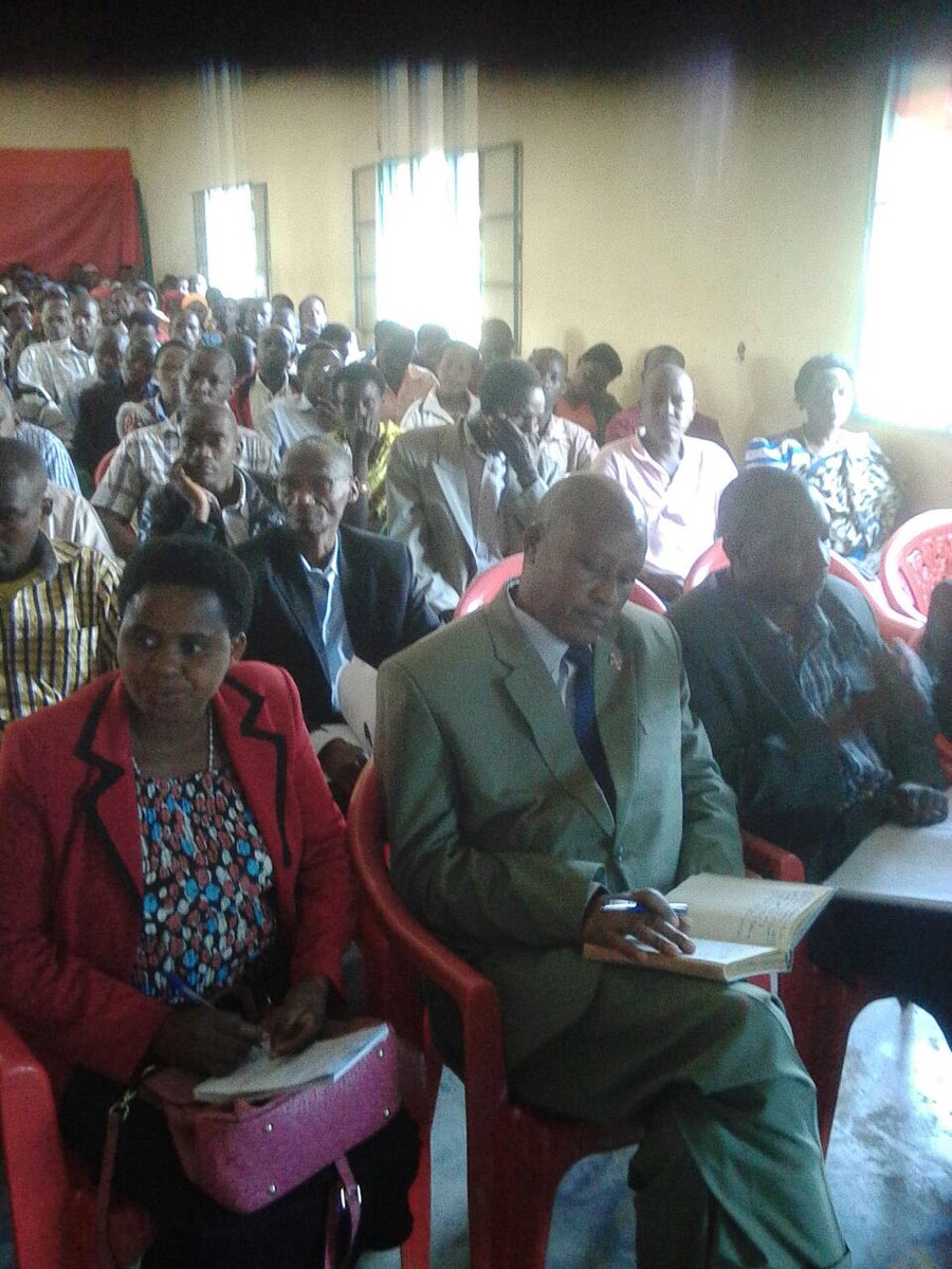 #Rusaka #BurundiDialogue Prosper Bazombanza ex n0 2 de l'exécutif suggère le maintien des Accords d'Arusha