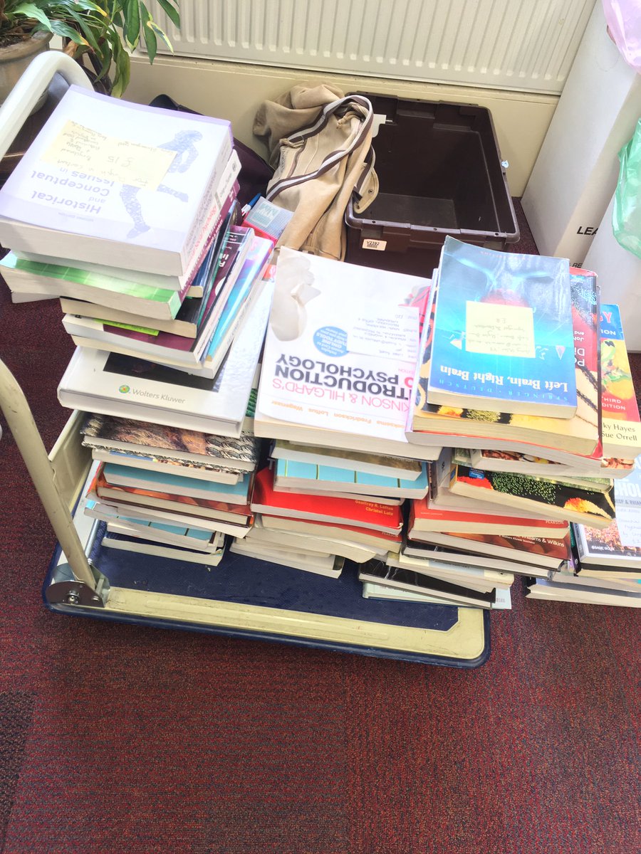 WarwickPsychSoc's tweet photo. Books and jumpers for sale in the psych common room, 12-3!! 📚📚 https://t.co/6uJuCY72vZ