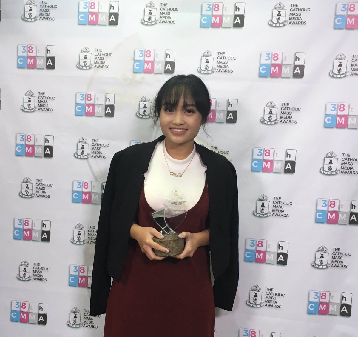 jjunbana's tweet photo. Best Student PSA-Print, Mikaela Arian Cantor, #CMMA2016 #ArribaICOMM #SiempreLetran https://t.co/w4GF5Bi0hd