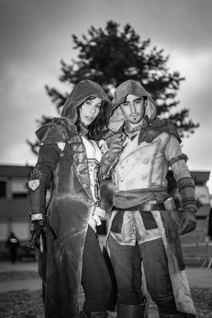 E2Cosplay's tweet photo. Ready to fight #assassinscreed #assassinscreedfr #ubisoft #cosplay #leather #acu @AccessTheAnimus @AssassinsFrance https://t.co/YTygKbZvOh