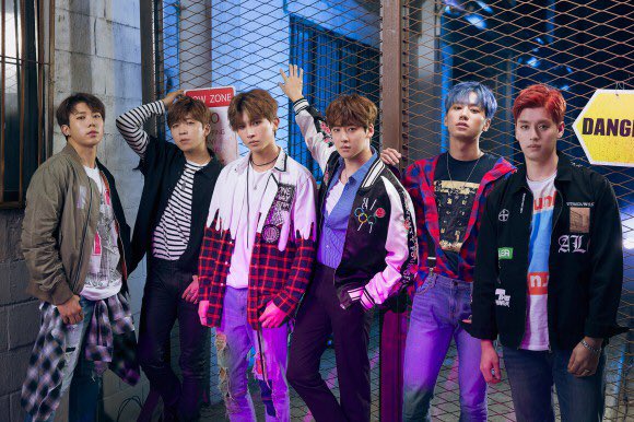 TOWER_Shibuya's tweet photo. 【U-KISS】「PaNiC！」発売記念イベント開催！抽選券対象商品の販売は明日10/13(木)開店10時から！詳細⇨ https://t.co/Tw65UFkLIP #UKISS https://t.co/gk0rMmZMW1