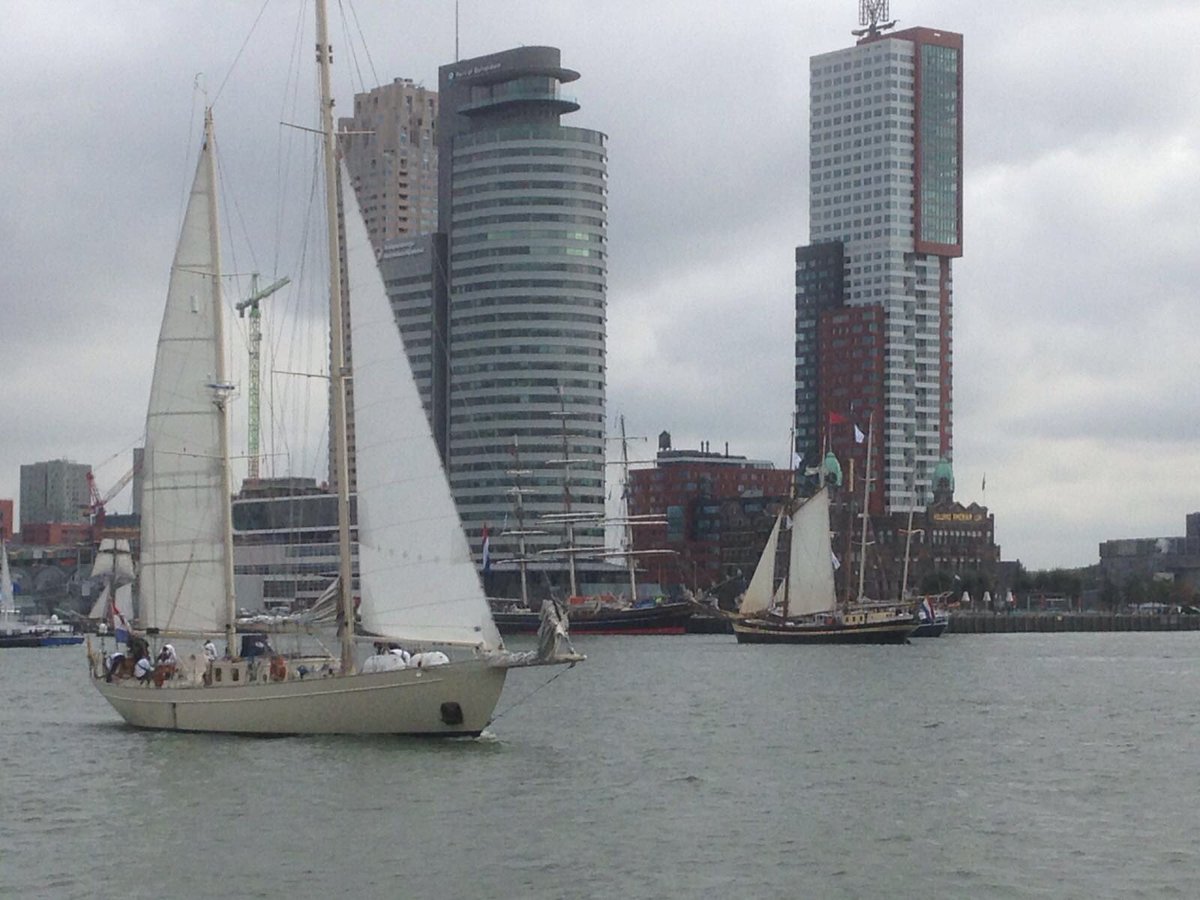 kon_marine's tweet image. Zr.Ms. Urania is als eerste weg bij de start voor de Race of the Classics for Young Professionals #rotcyp