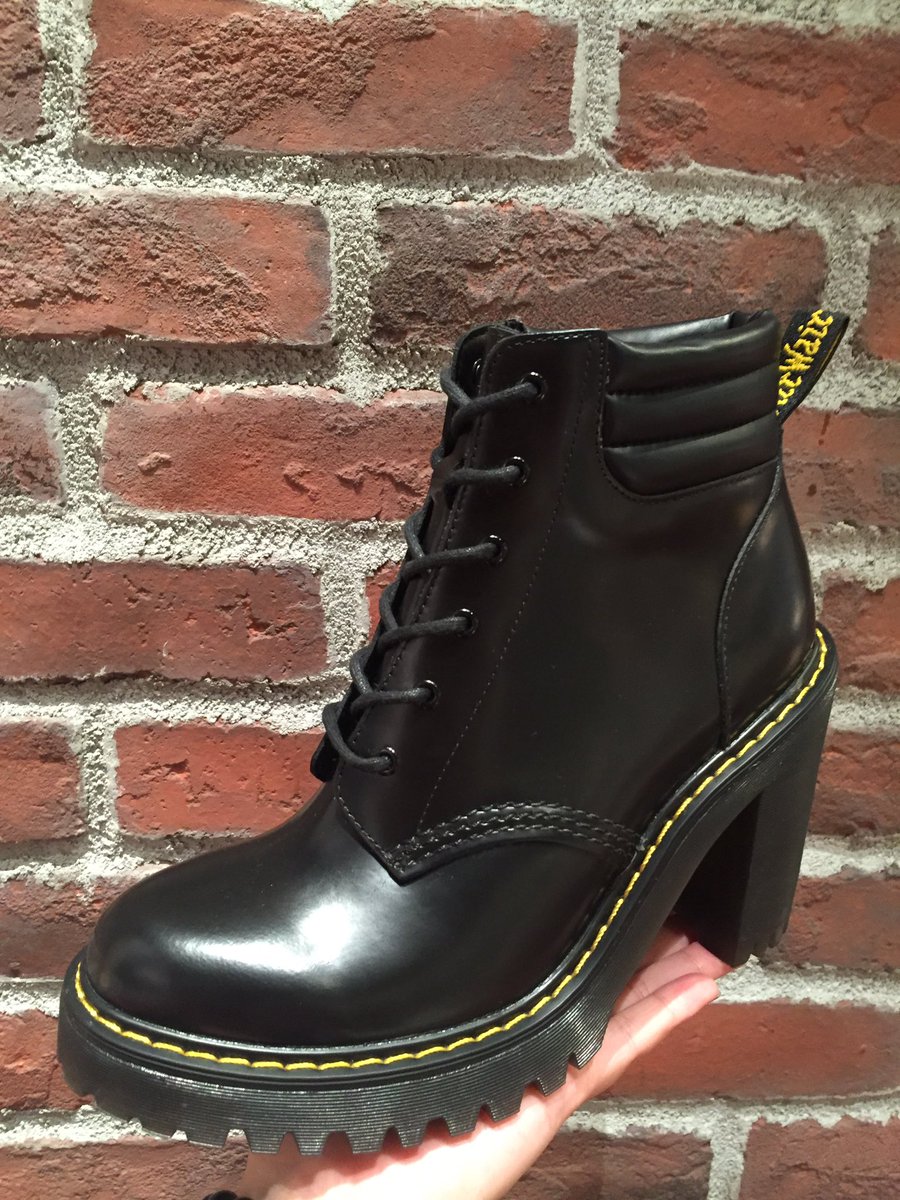 Dr.Martens 東京ソラマチ on Twitter: "ドクターマーチンらしいイエローステッチとタグも嬉しい！大好評のヒールブーツのご